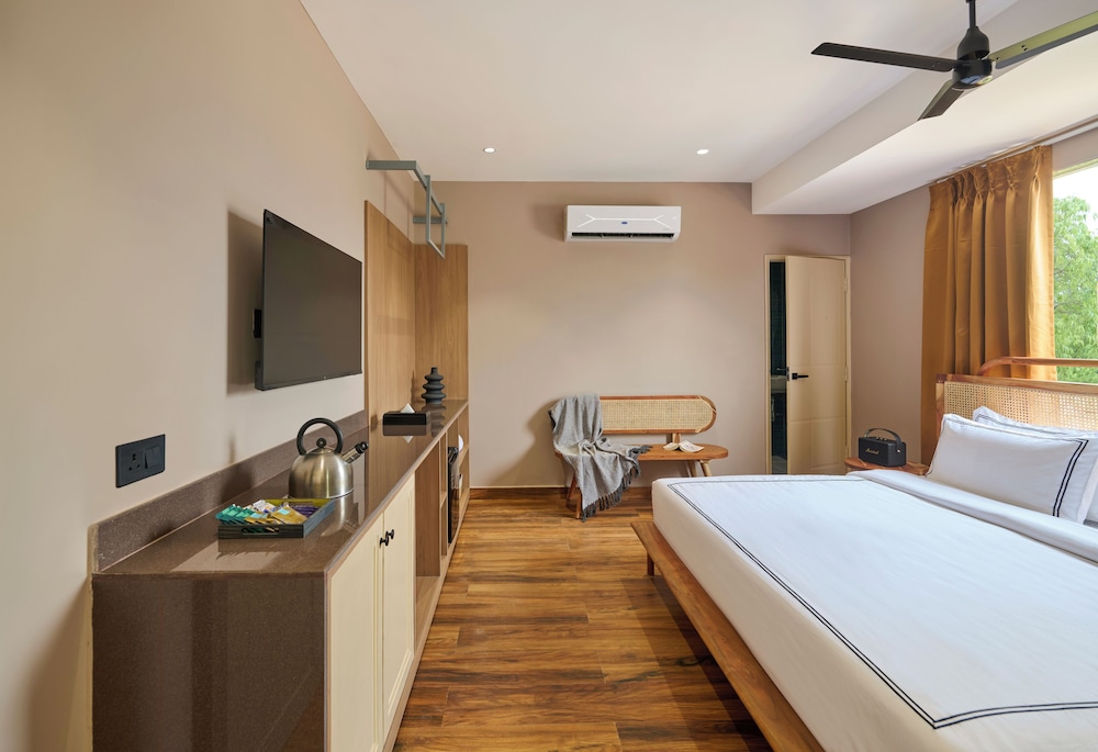 Deluxe Double Room, City View