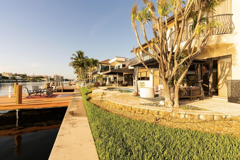 5 Bedroom Luxe Villa on Deep Water Intracoastal, 사진 75