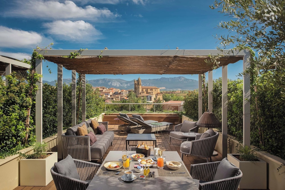 Premium Zimmer – 1 Kingsize-Bett, Terrasse thumbnail 5