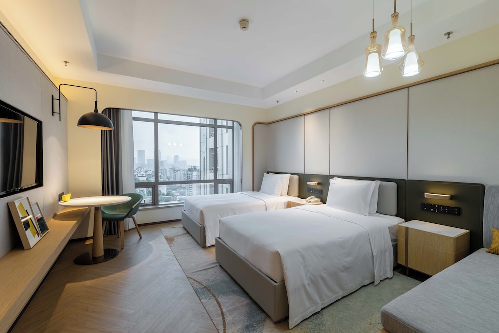 Standard Room, 2 Double Beds, City View - Photo 3