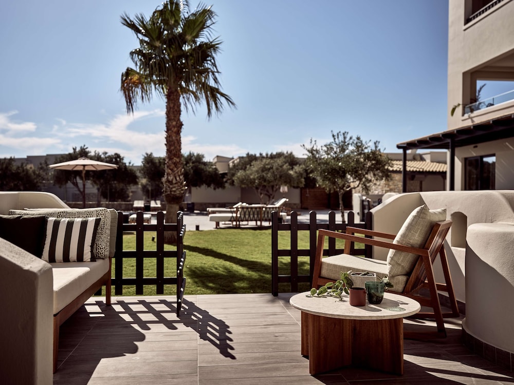 Evergreen Retreat Room with Terrace