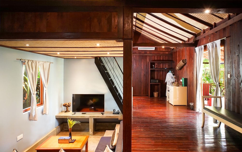 Traditional House With Private Jacuzzi photo 3
