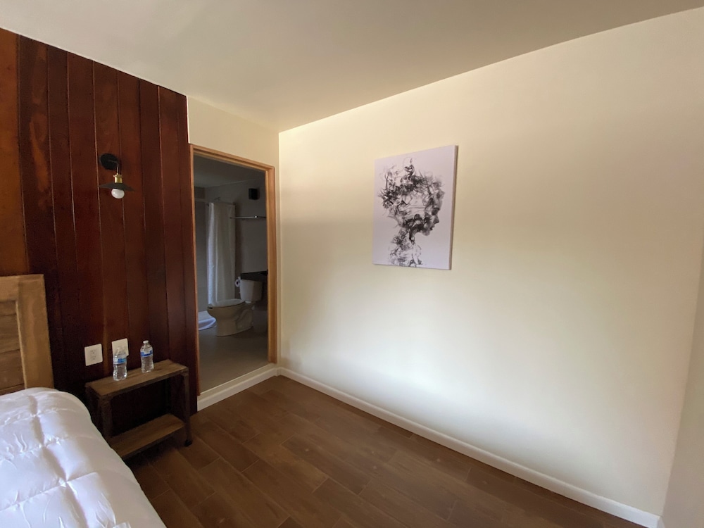 Business Room, 1 Queen Bed photo 3