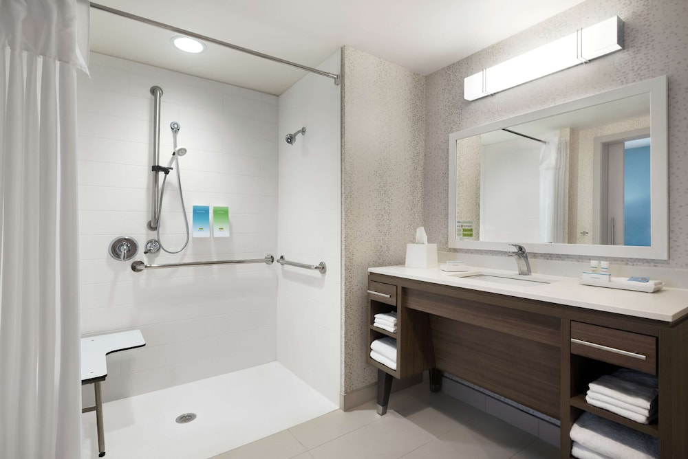 Suite, 1 Queen Bed, Accessible (Hearing) - Photo 7