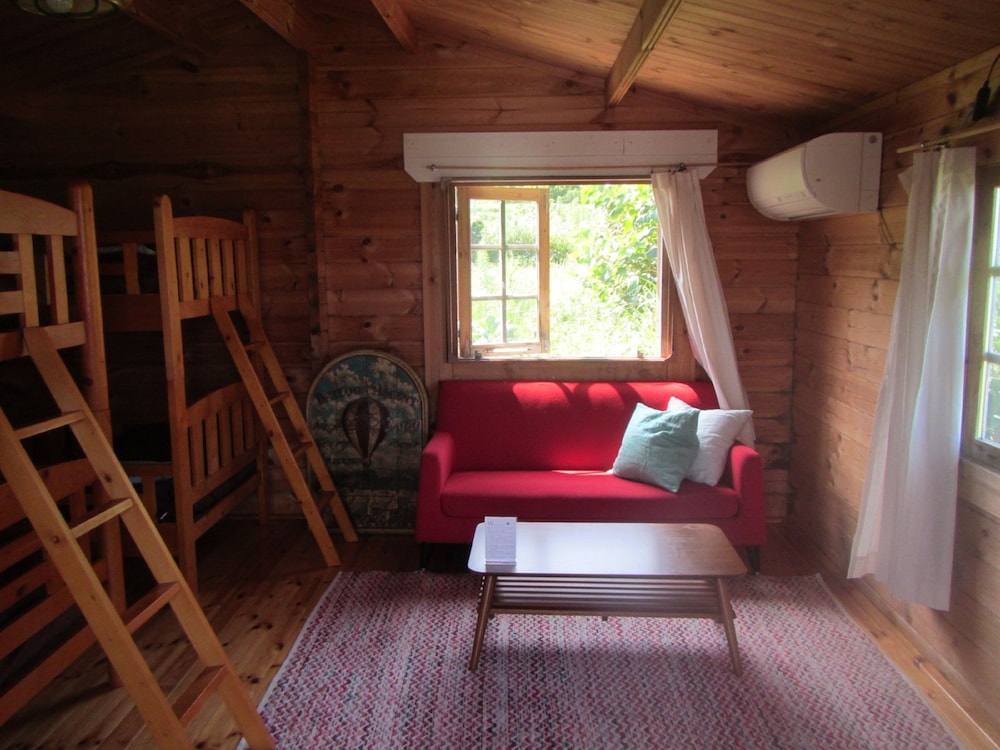 Hut photo 1