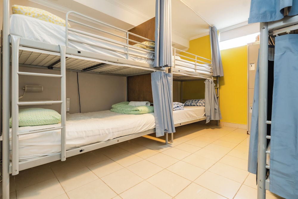 Private 6-Bed Female Dorm