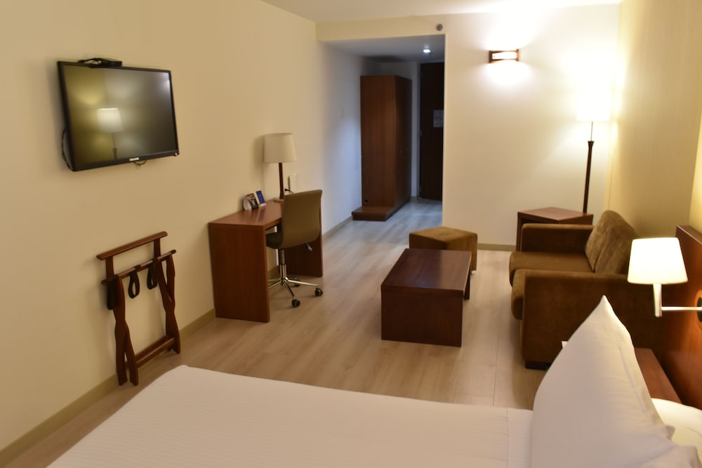 Superior Room, 1 Queen Bed - Photo 6
