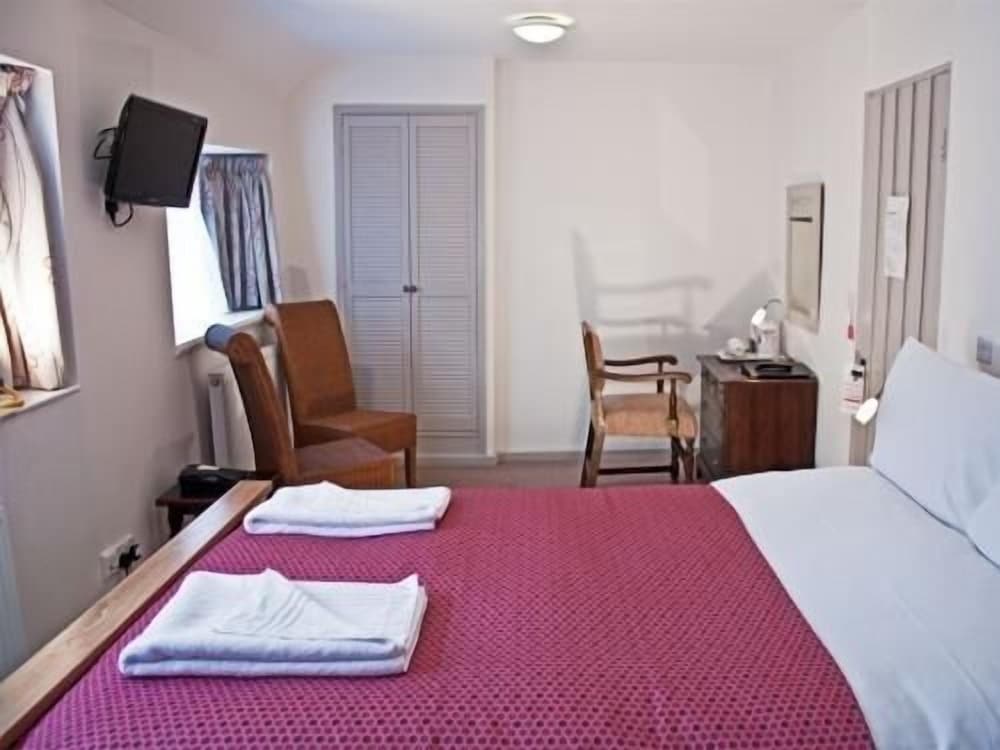 Classic Double Room, Ensuite (Room 2) photo 1