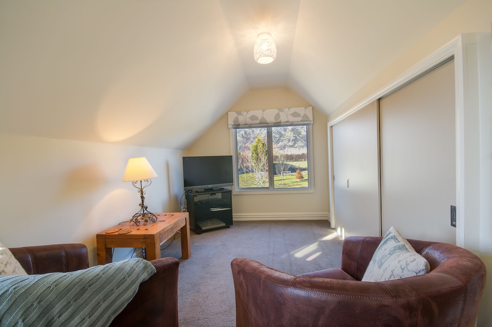 Panoramic Double Room (Pinot Noir)