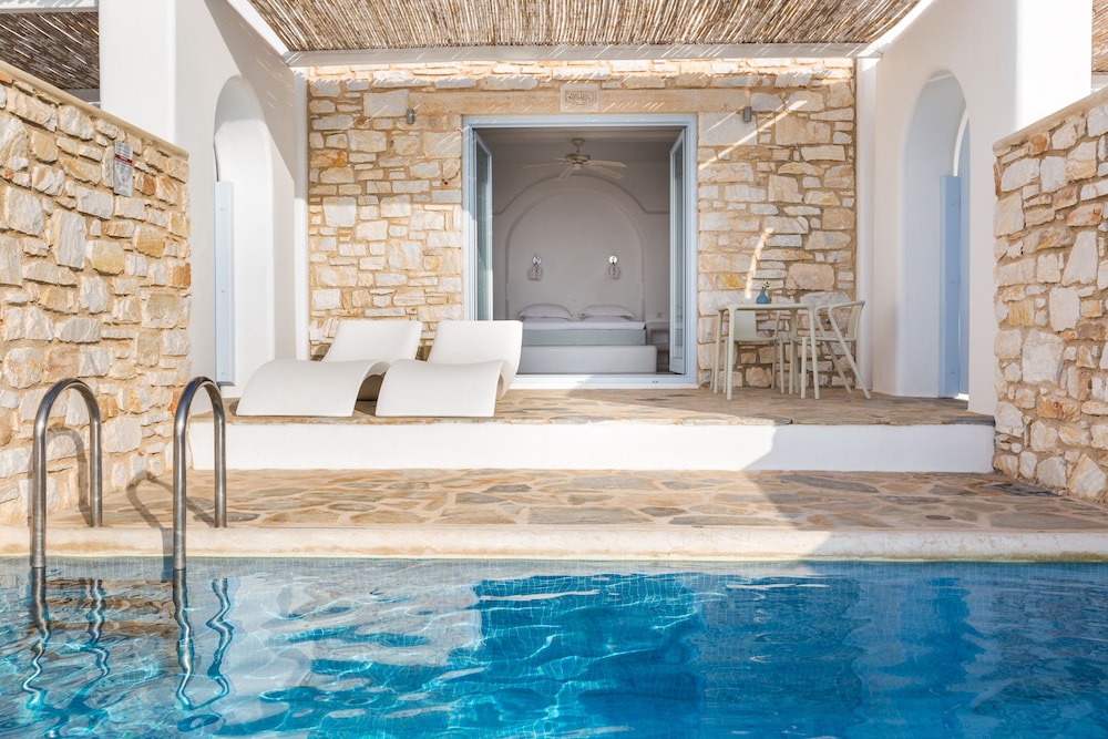 Premier Suite with Sea View & Private Pool photo 2