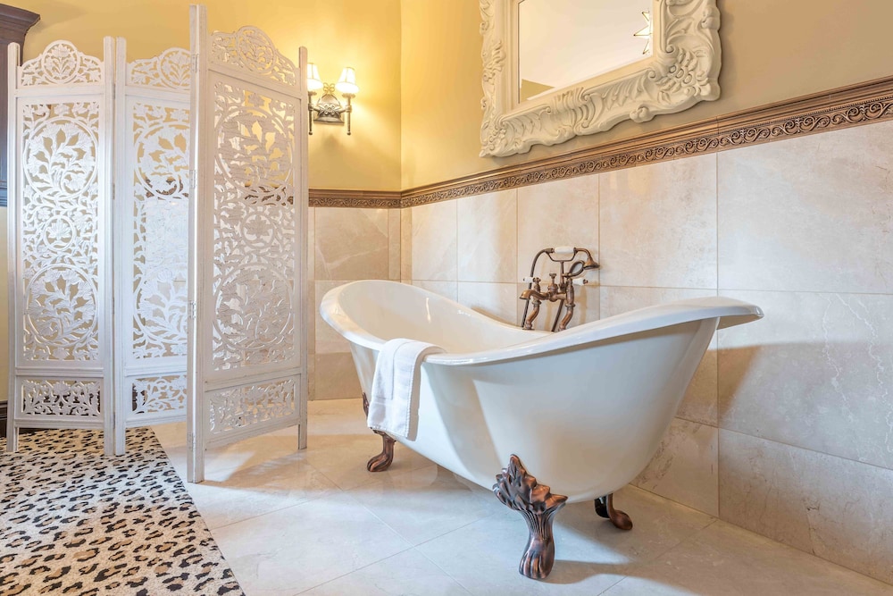Premium Spa Suite, 1 King photo 3