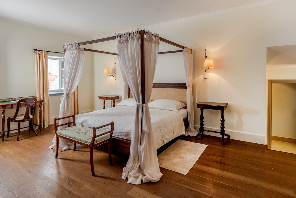 Deluxe Suite (Duke Savoyski Suite) photo 3