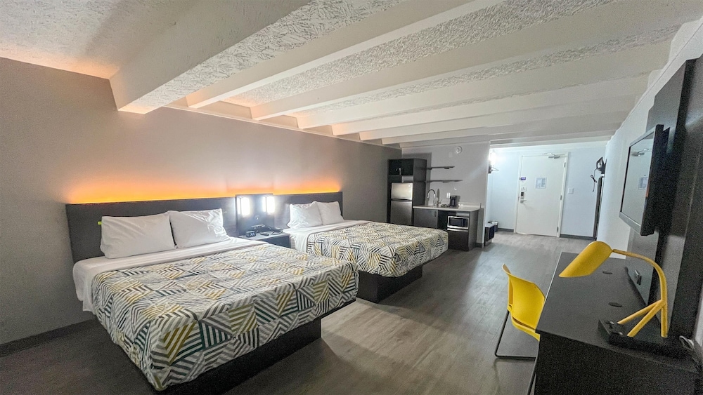Standard Room, 2 Queen Beds, Non Smoking, Kitchen