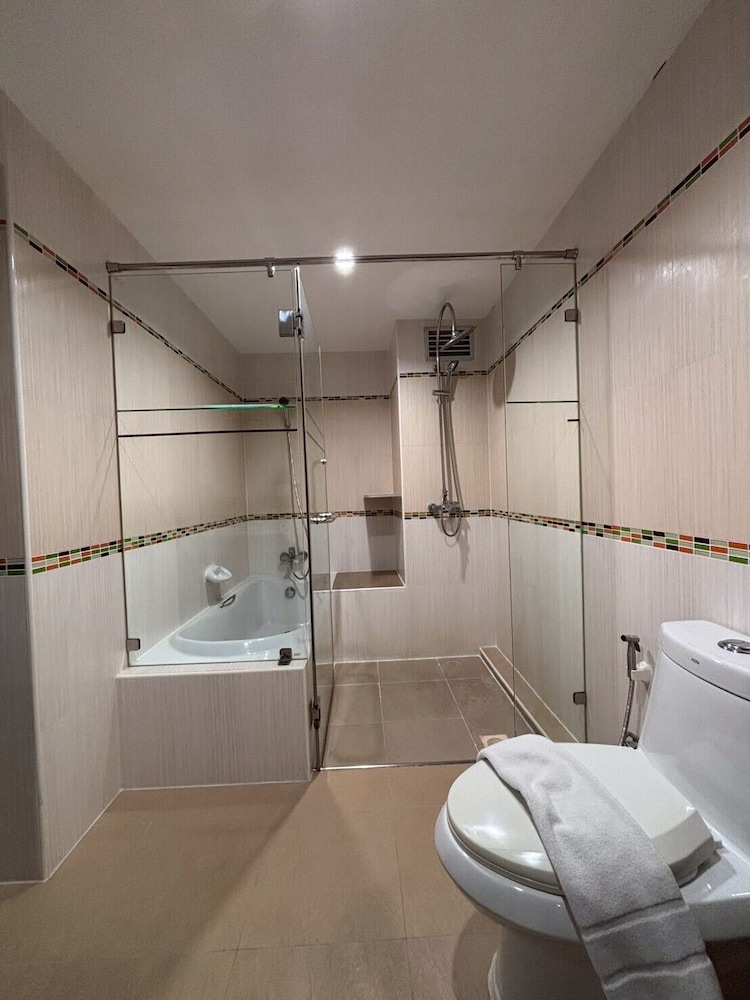Honeymoon Room - Photo 10