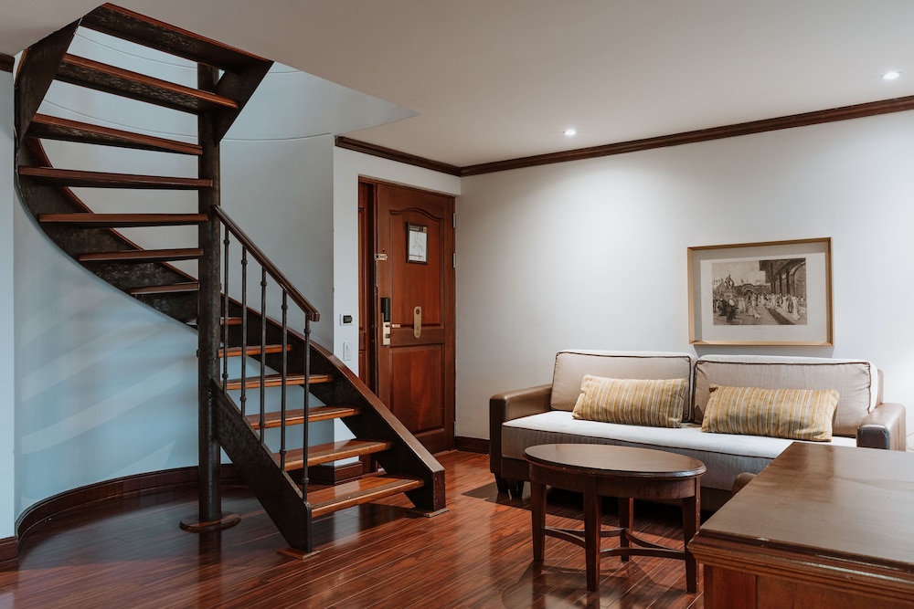 Grand Suite, Hot Tub - Photo 3