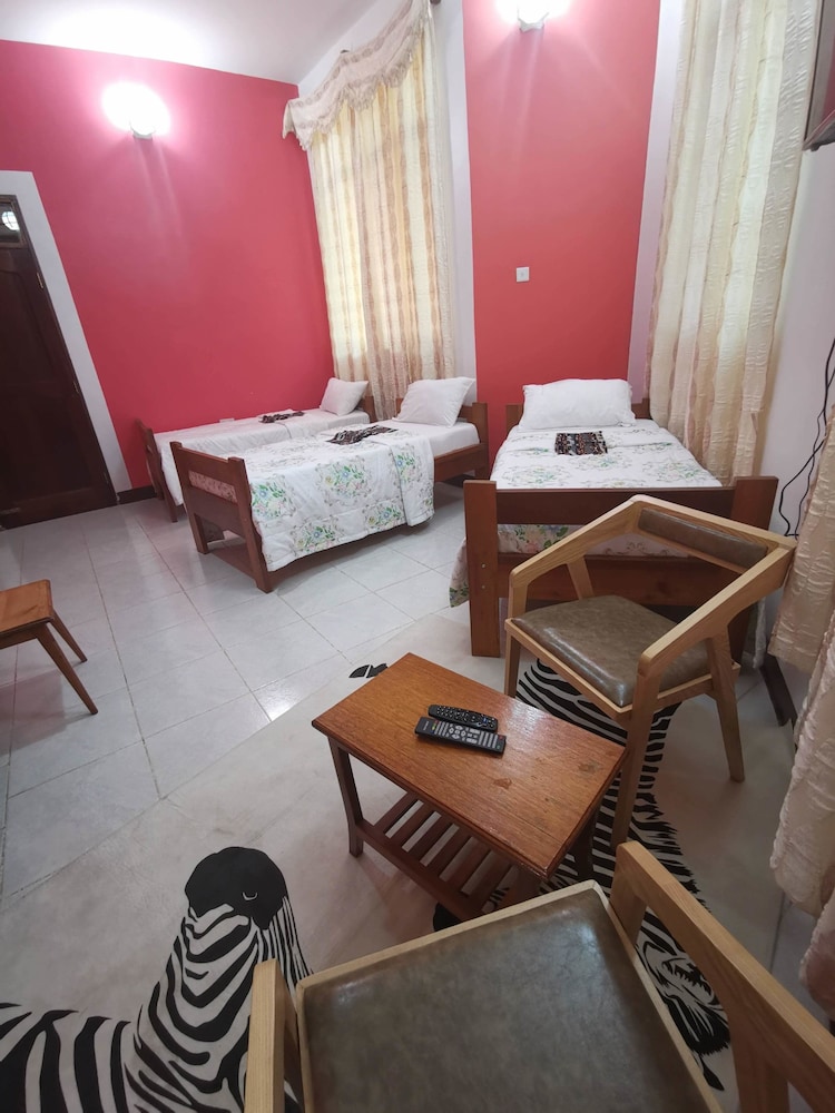 Triple Room, 3 Twin Beds photo 3