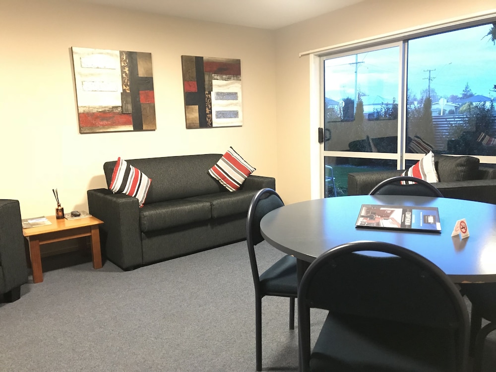 Executive Apartment, 2 Bedrooms, Garden Area photo 3