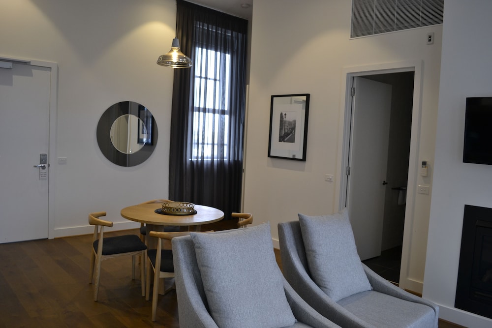 Two Bedroom Two Bathroom Apartment photo 2