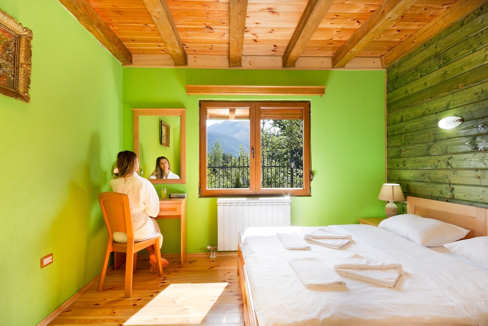 Luxury Cottage, 2 Bedrooms photo 3