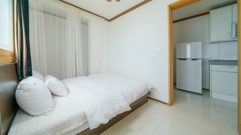 Basic Room, 1 Bedroom (106 Skyblue) - Photo 6