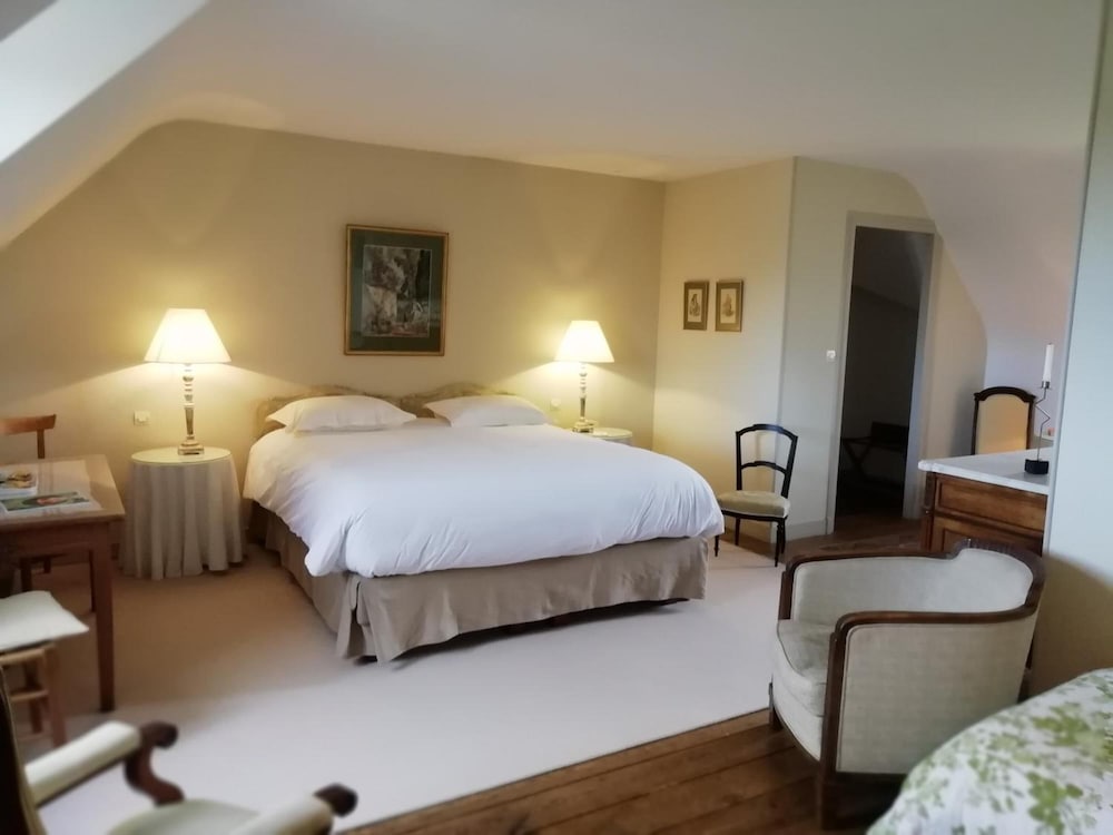 Standard Double Room - Photo 16