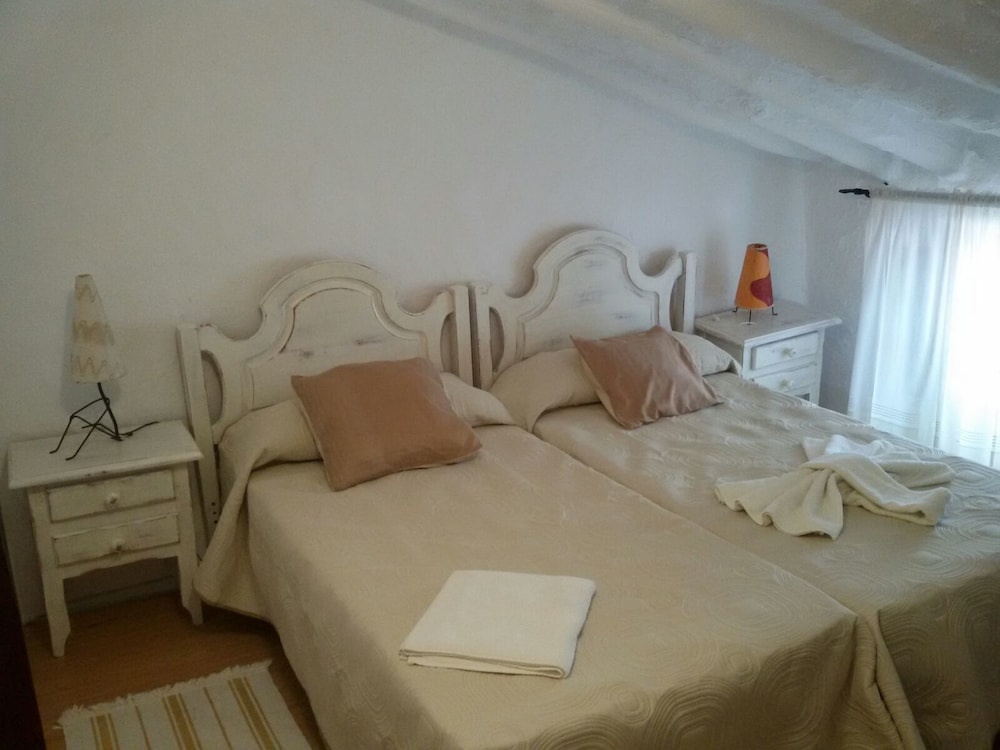 Twin Room (Exterior Private Bathroom) photo 2