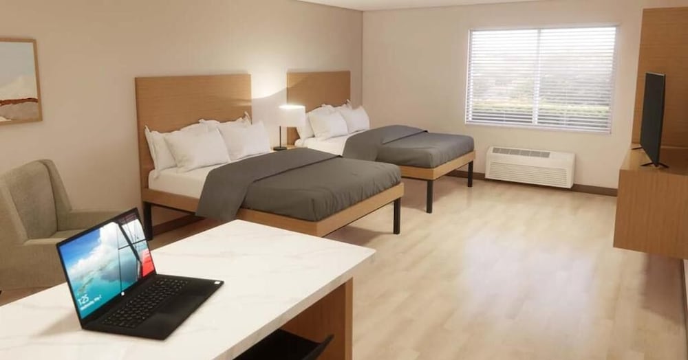Suite, 2 Queen Beds, Roll-in Shower, Non Smoking photo 2
