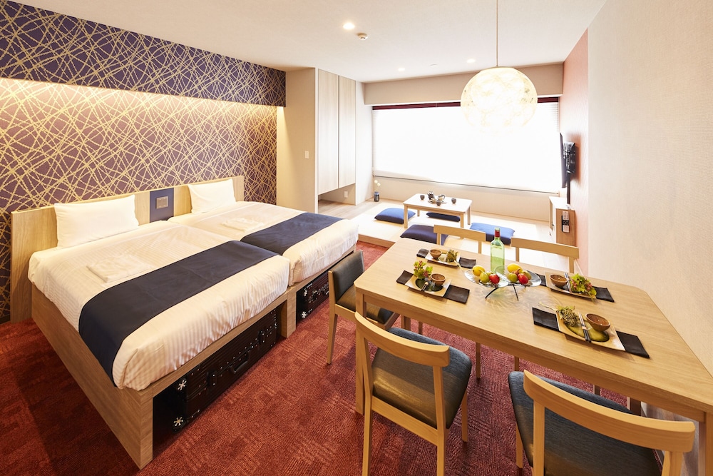Deluxe Japanese Room