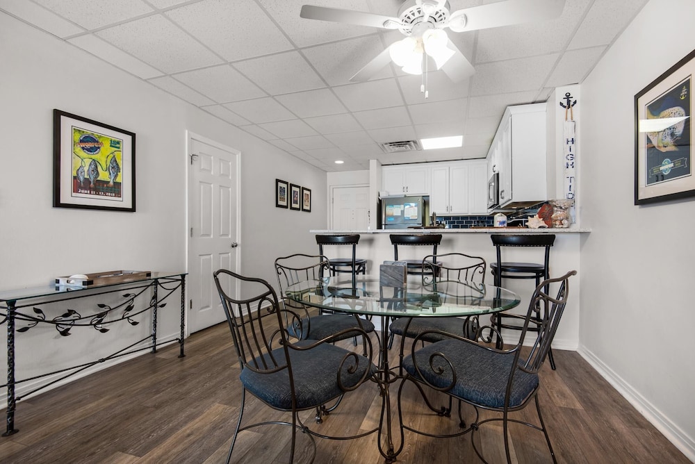 Apartment, Multiple Beds (Sans Souci unit 508) photo 1