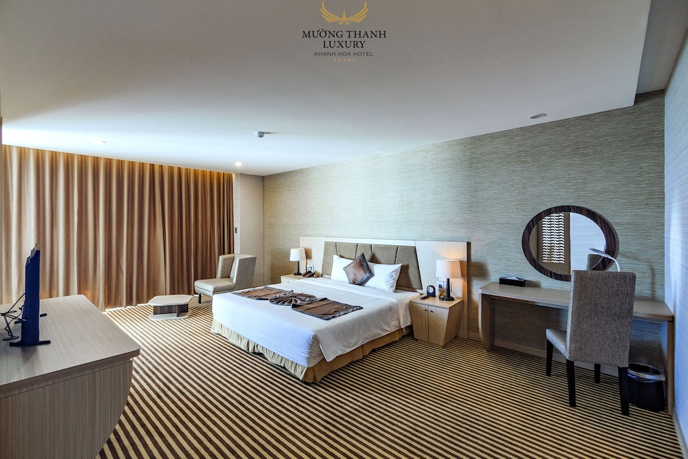Executive Suite - Photo 7