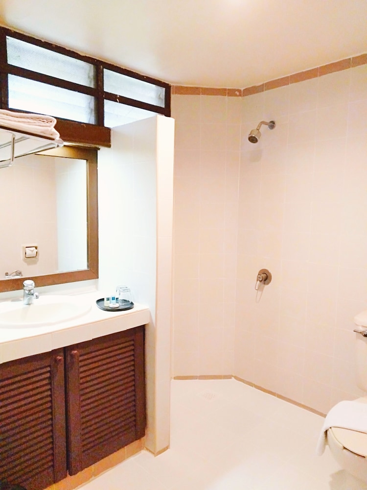 Deluxe Twin Room with Garden View - Photo 4