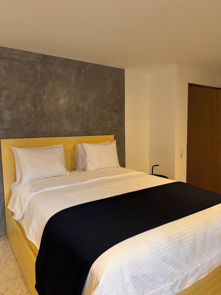 Deluxe Room, 2 Queen Beds photo 1