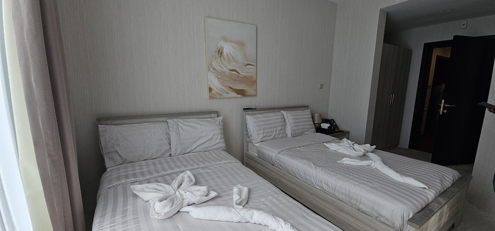 Classic Twin Room, Smoking photo 2