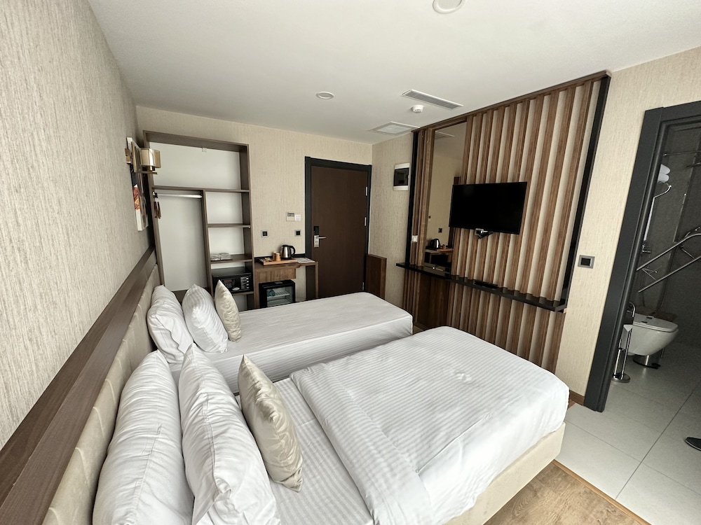Standard Room, Accessible - Photo 2