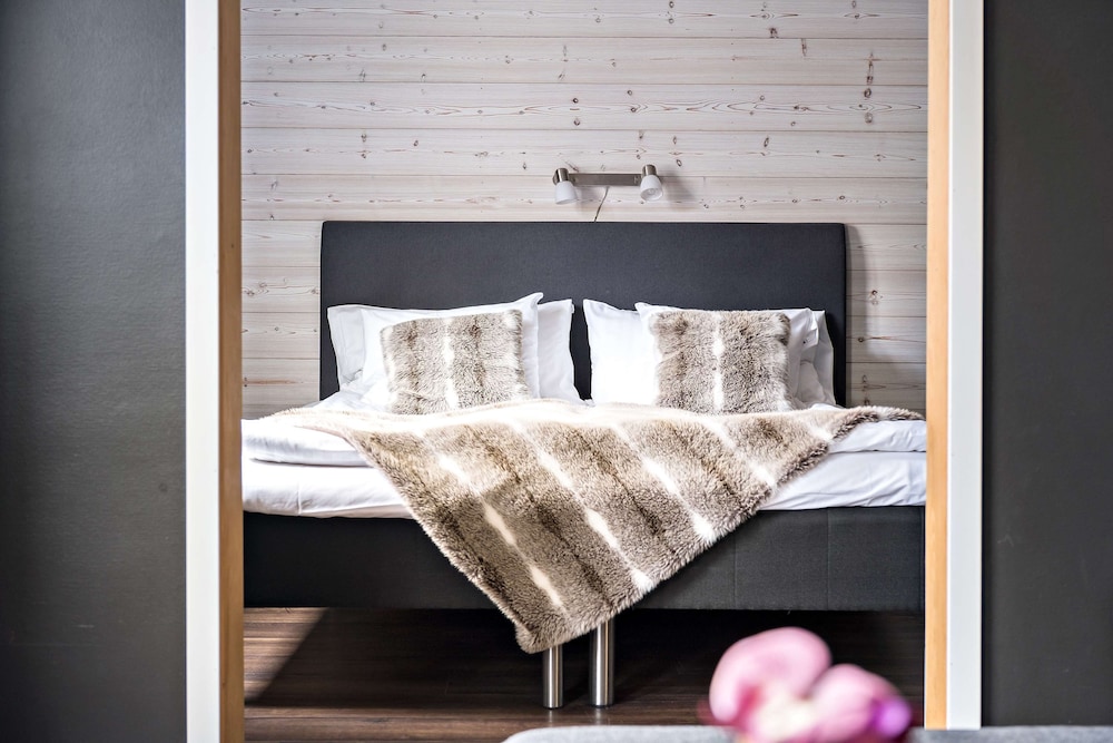 Superior Room, 1 King Bed, Non Smoking photo 3