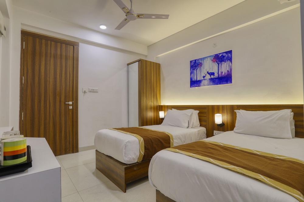 Deluxe Room - Photo 11