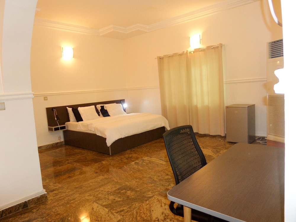 Suite, Balcony