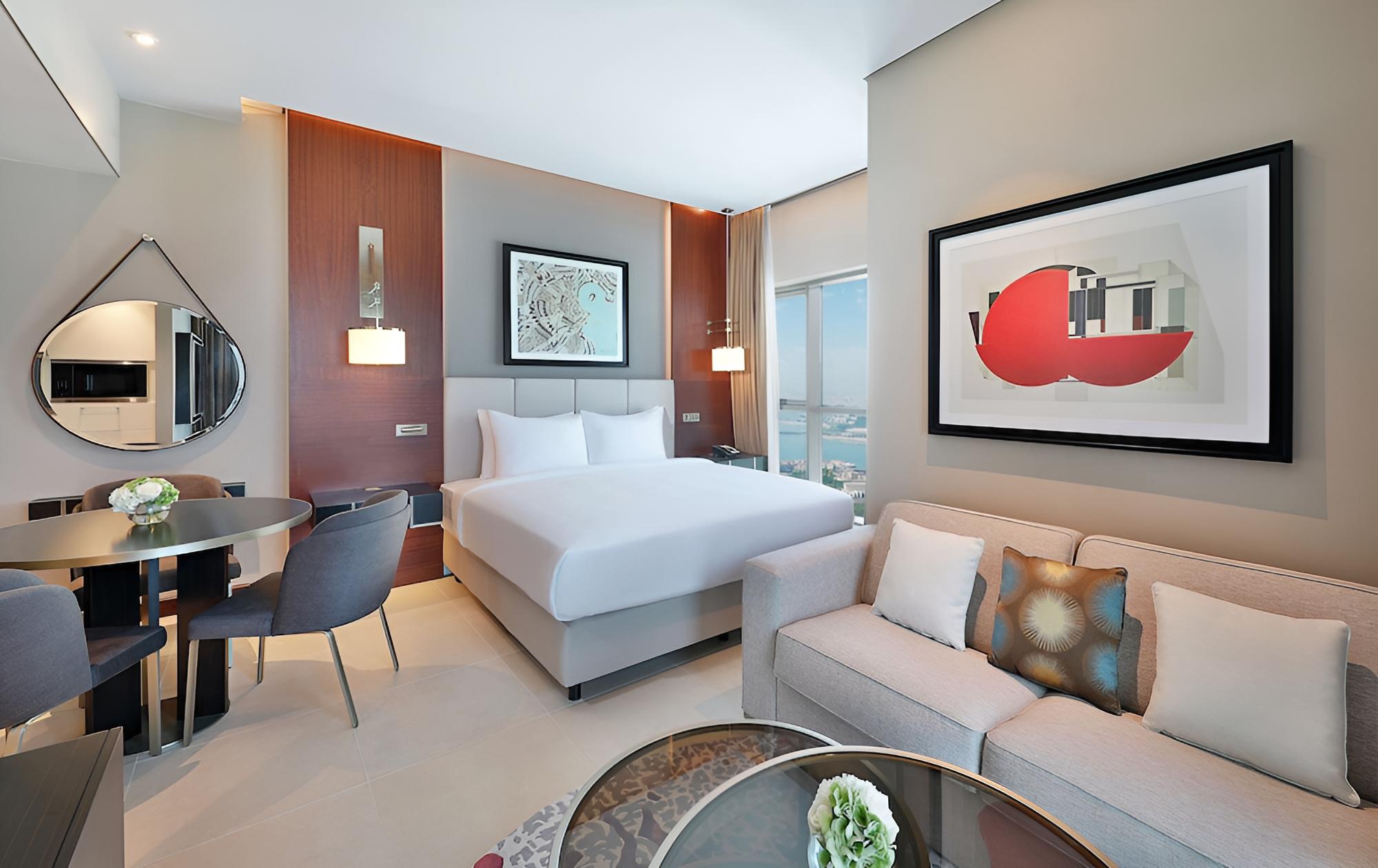 Deluxe Studio, 1 King Bed - Photo 1