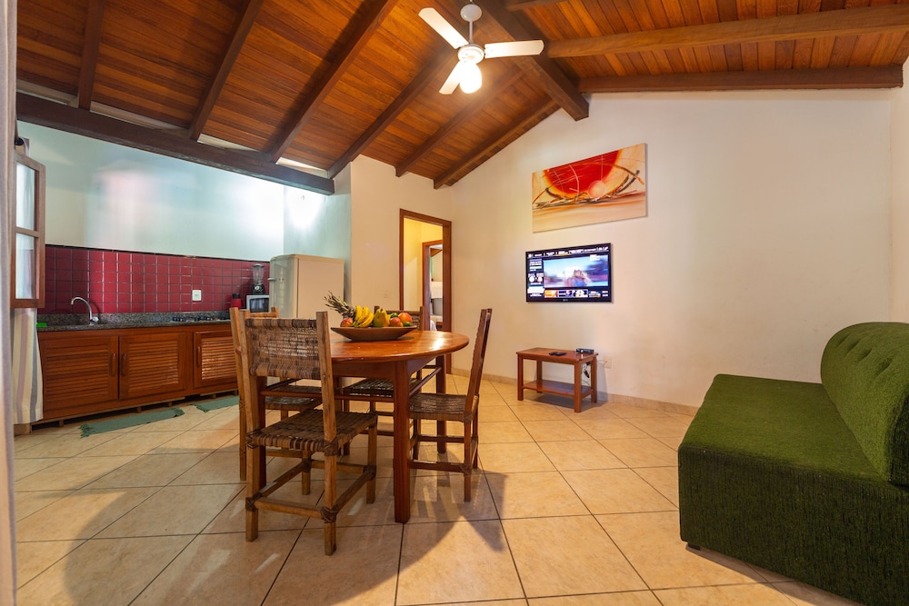 Standard Apartment, 3 Bedrooms, Pool View photo 3