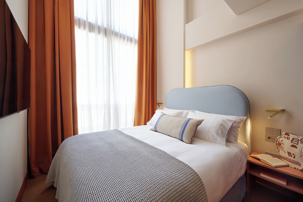 The Penthouse Suite room 401 photo 2