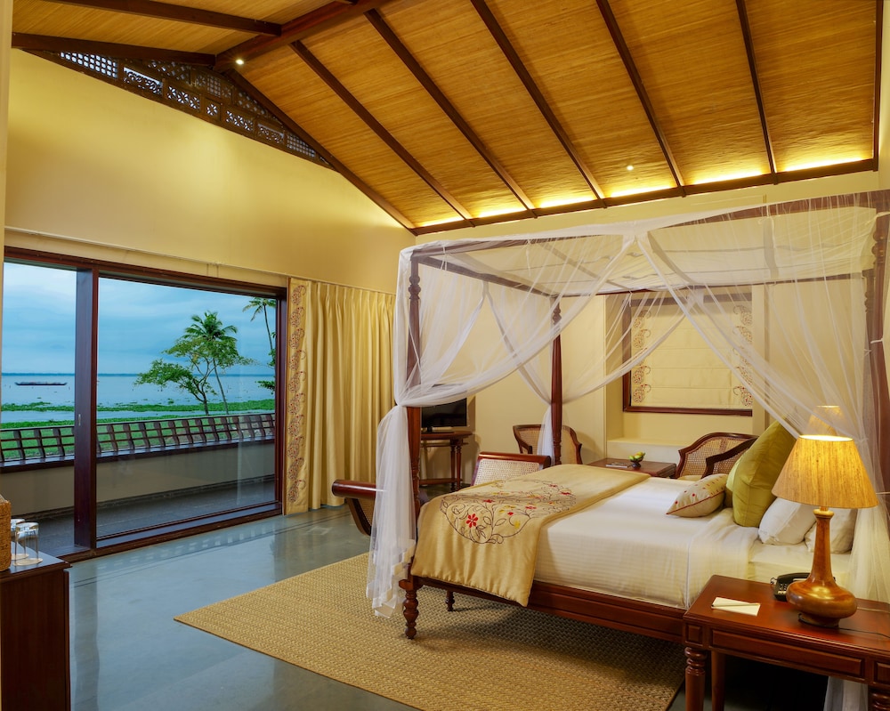 Superior Villa, Lake View photo 3