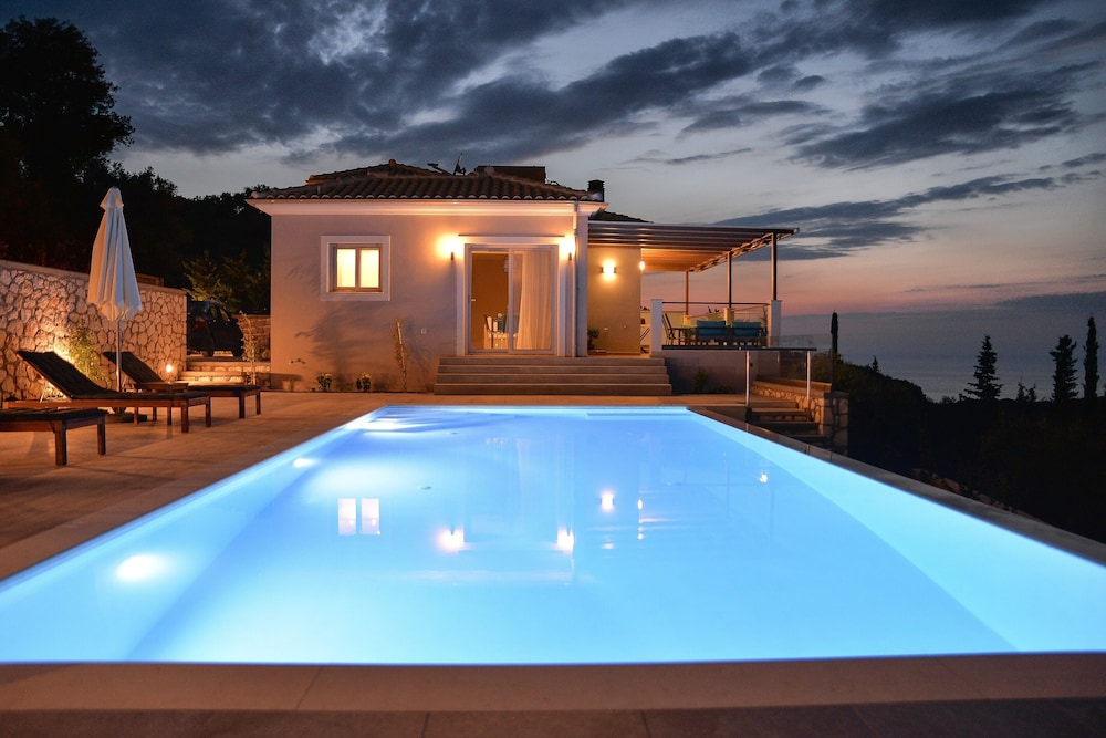Luxury Villa (Alina)