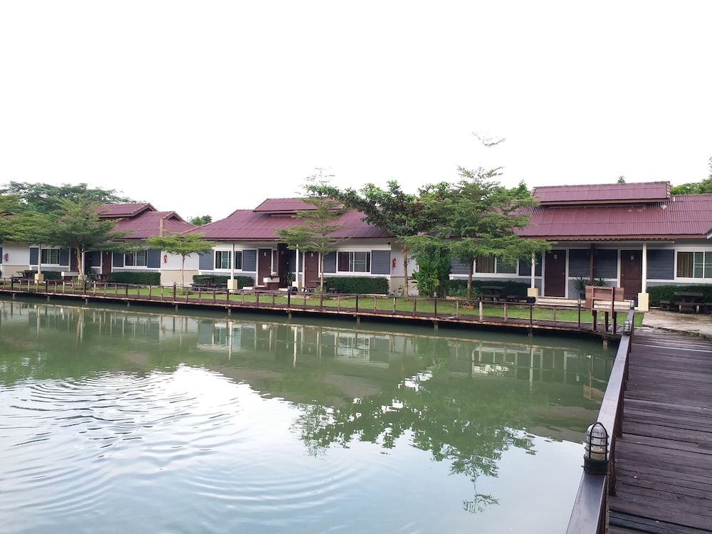 Deluxe Room, Lake View photo 2