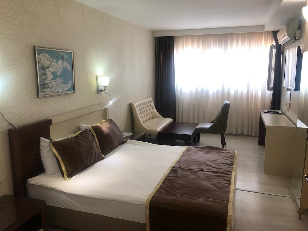 Standard Double Room Single Use photo 3