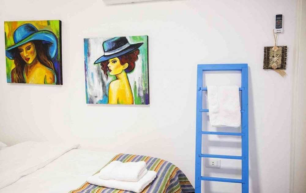 Basic Studio, Multiple Beds, Non Smoking photo 3