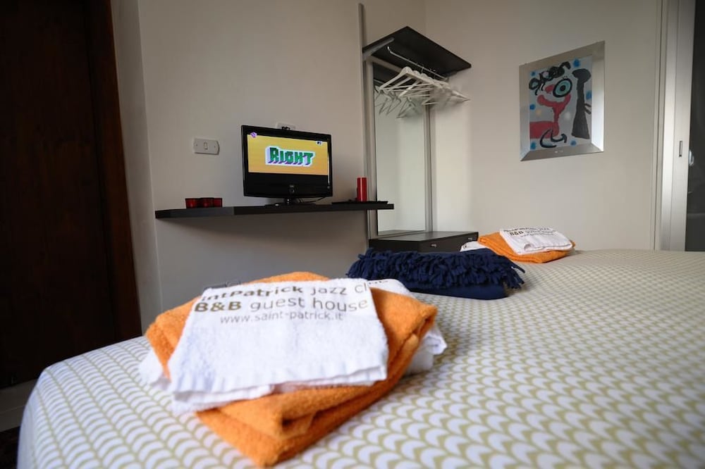 Double Room, No Windows photo 1