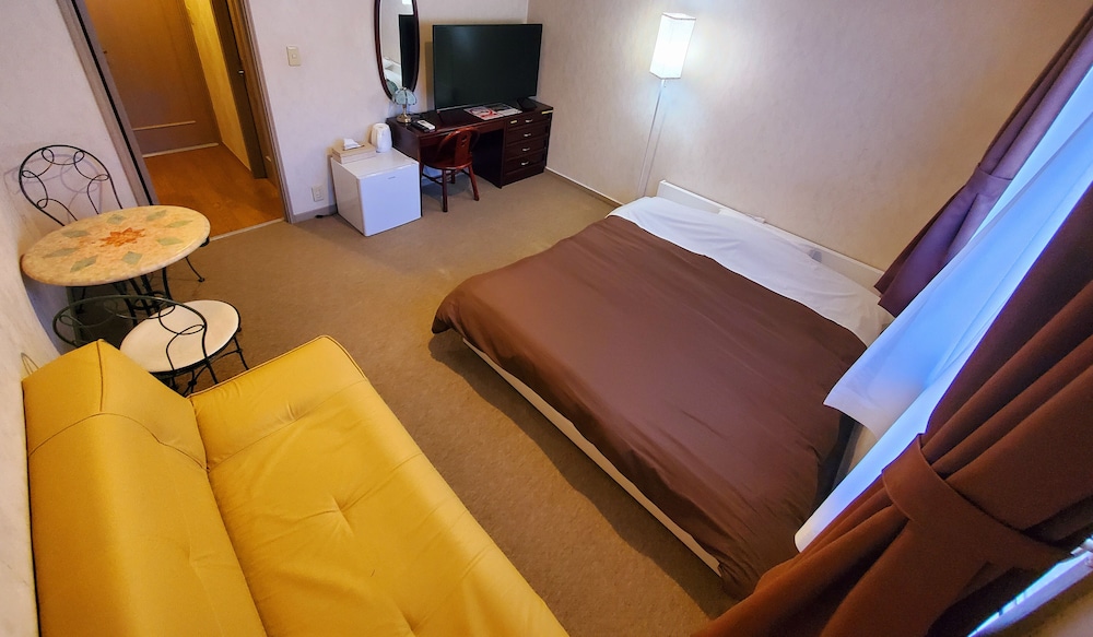 Twin Room - Photo 25