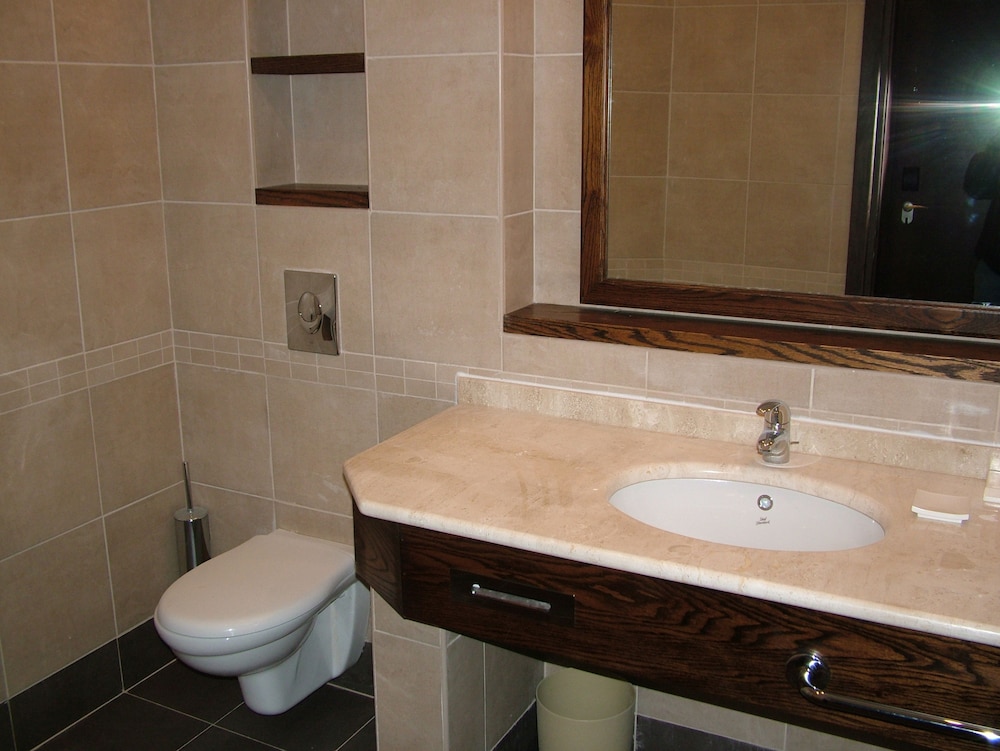 Deluxe Room - Photo 2
