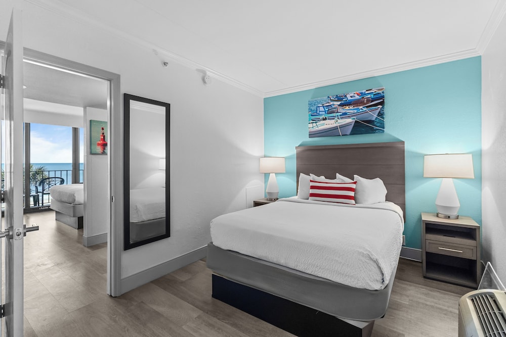 Schooner Oceanfront Deluxe Junior Suite - Photo 2