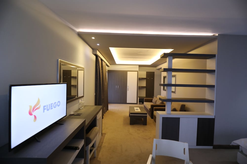 Deluxe Suite photo 3